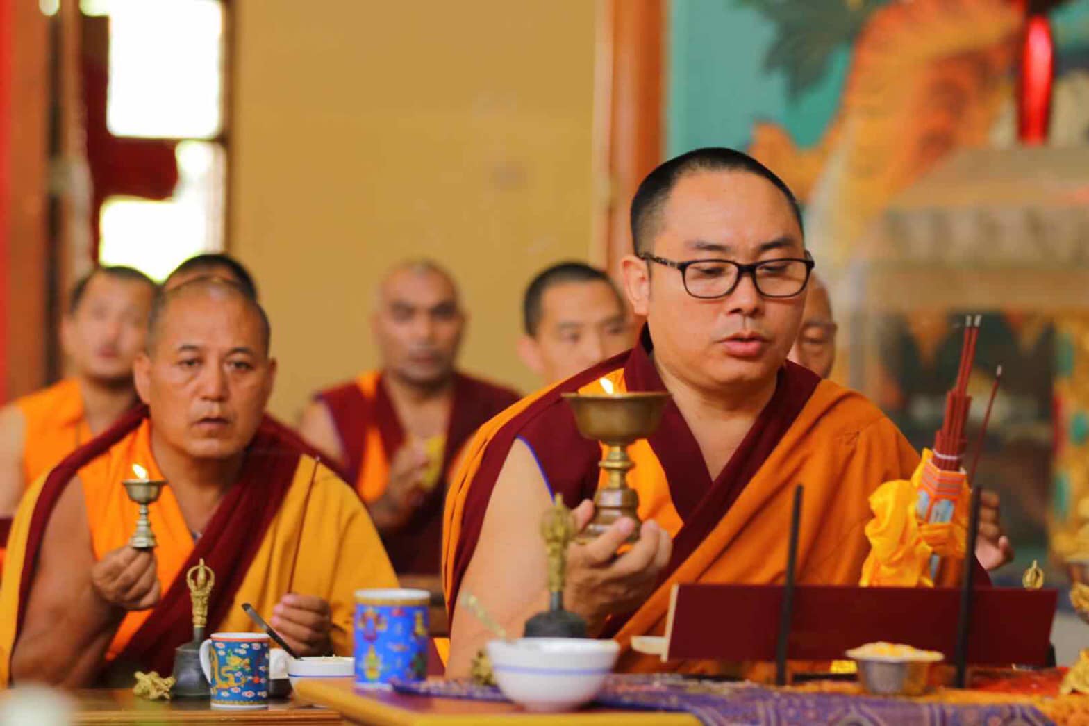 2019/6/17 印度南卓林寺於噶瑪法會的最後一天，下午四時供燈祈福，為第49屆噶瑪法會劃上吉祥的句號。，印度聖地，照片3/10