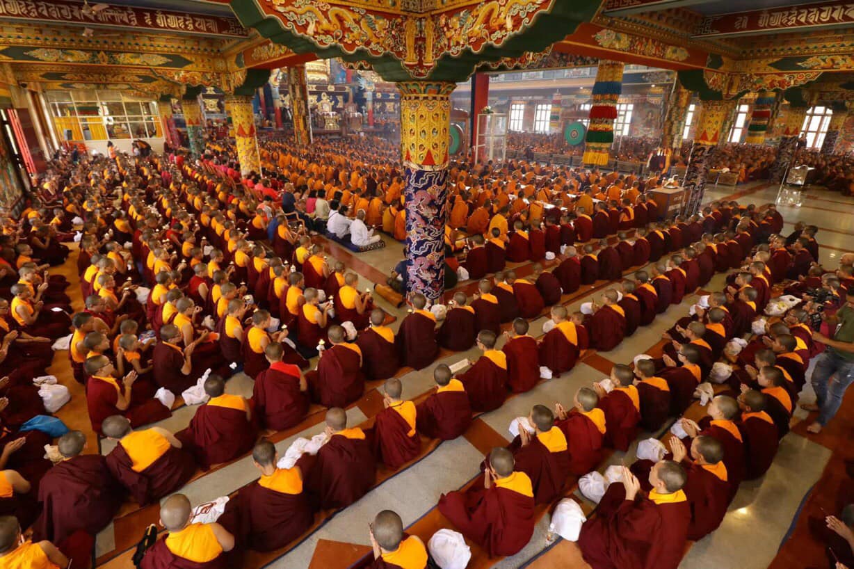 2019/6/17 印度南卓林寺於噶瑪法會的最後一天，下午四時供燈祈福，為第49屆噶瑪法會劃上吉祥的句號。，印度聖地，照片8/10