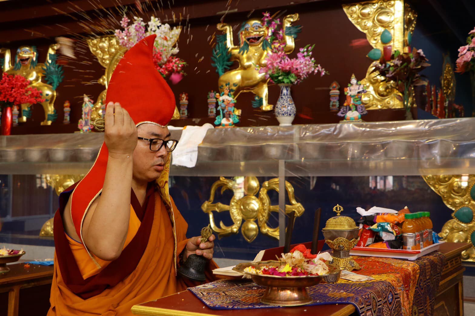 2019/6/17 印度南卓林寺於噶瑪法會的最後一天，下午四時供燈祈福，為第49屆噶瑪法會劃上吉祥的句號。，印度聖地，照片10/10