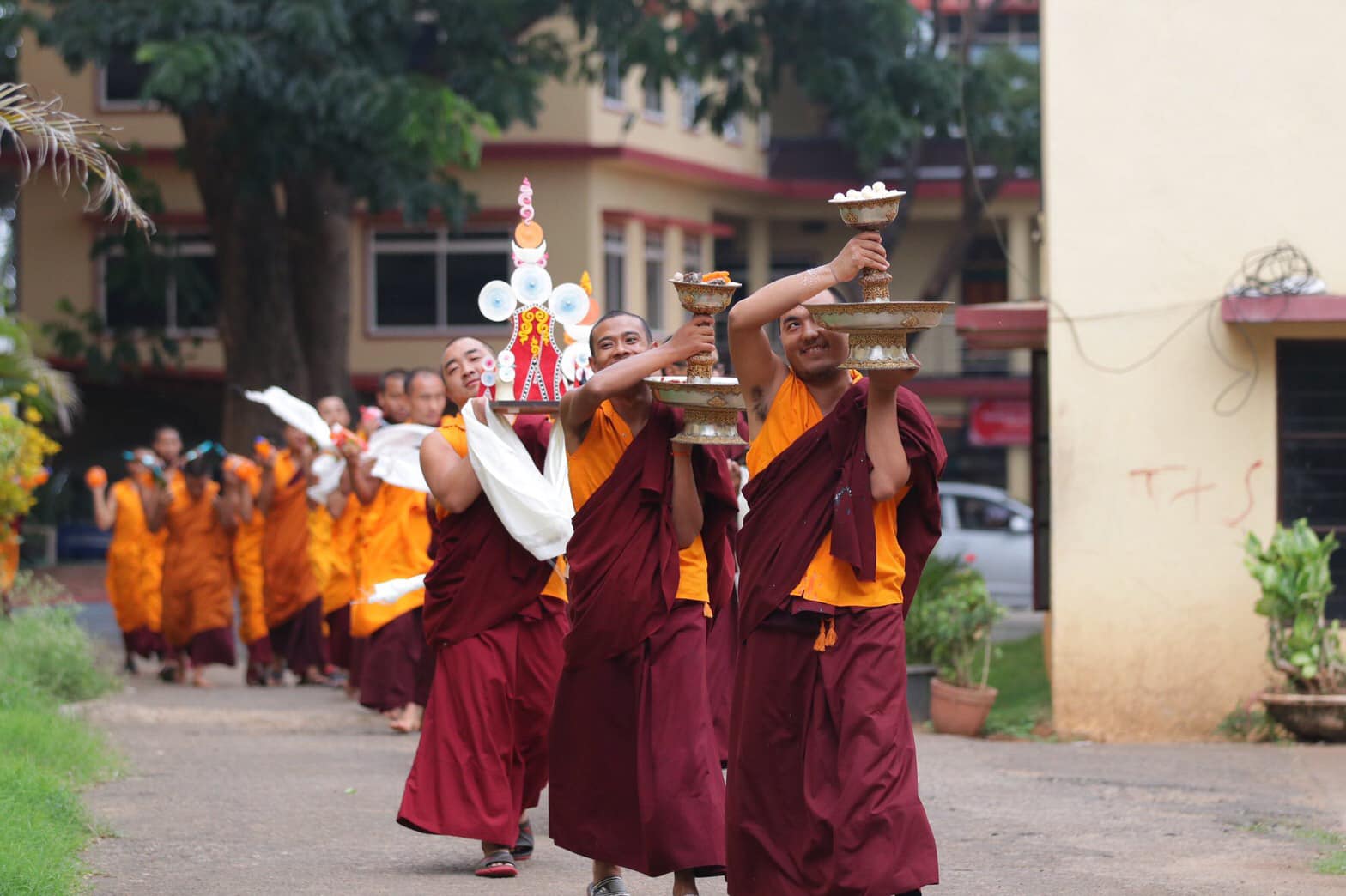 2019年7月1日，印度南卓林寺佛學院，師生們於米滂仁波切圓寂日修法紀念🙏，印度聖地，照片28/40