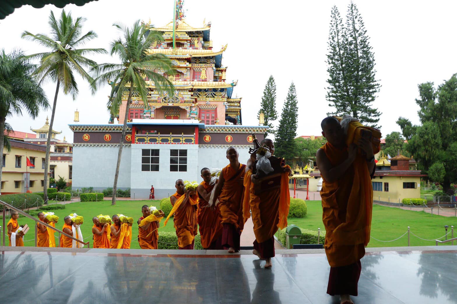 2019年8月16日，於印度南卓林寺僧尼眾於藏曆六月十六日正在接受年度結夏安居之誓言。，印度聖地，照片3/18