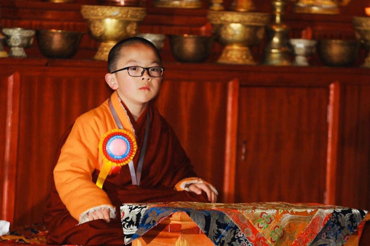 頂禮白玉傳承第十二任座主噶瑪古千法王，與白玉傳承第十三任座主：第四世竹旺貝瑪諾布 – 明就德千噶旺舍嫩多傑仁波切🙏🙏🙏，照片4/4